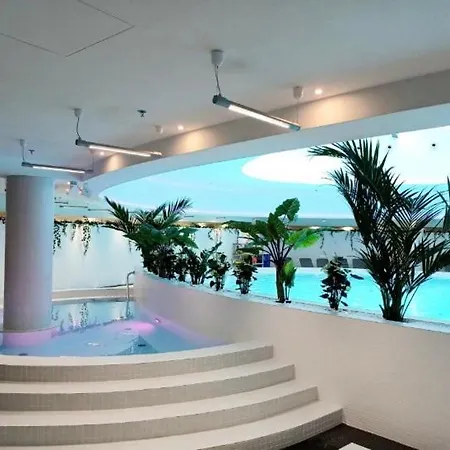Hanza Tower Gold 23 Pool & Jacussi & Sauna Daire *